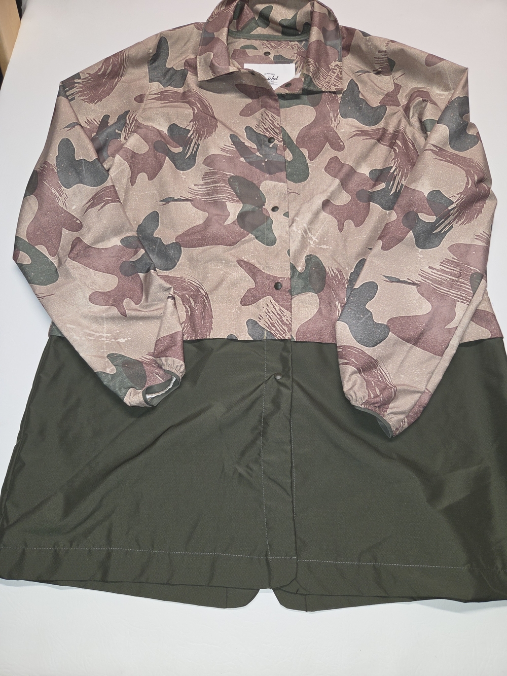 Herschel Supply Company Voyage long coach jacket Camo Womens M